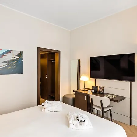 Mercure Napoli Centro Angioino Esterno foto