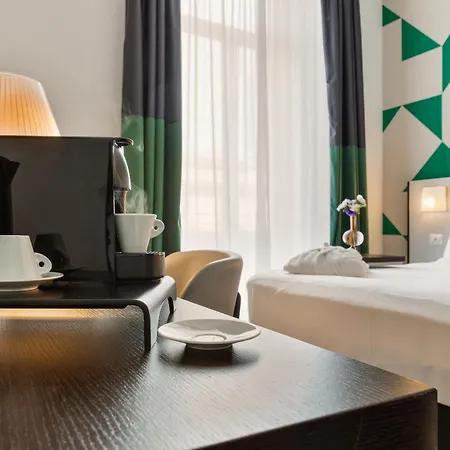 Mercure Napoli Centro Angioino Esterno foto